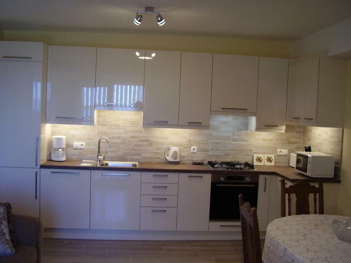 Water View Brand New Apartment, Short Stroll To Beach, Peaceful! Kosljun Экстерьер фото